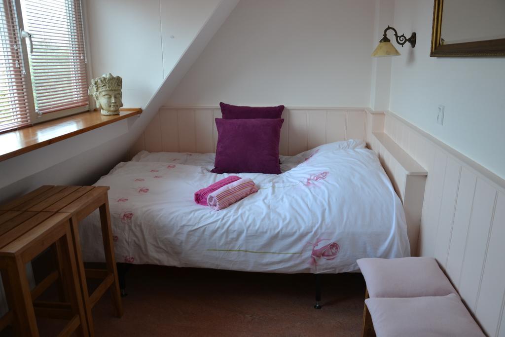 B&B Macbed Checkin-Time 1700-1800 Or Request Before You Book Алкмаар Стая снимка