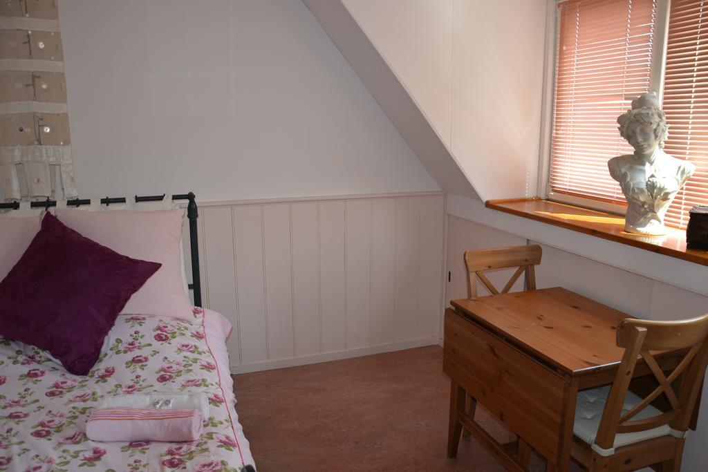 B&B Macbed Checkin-Time 1700-1800 Or Request Before You Book Алкмаар Стая снимка