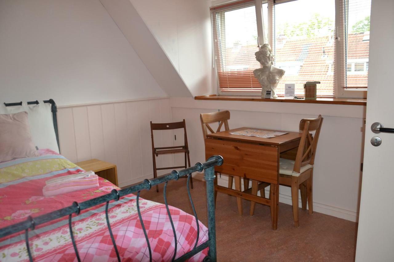 B&B Macbed Checkin-Time 1700-1800 Or Request Before You Book Алкмаар Екстериор снимка